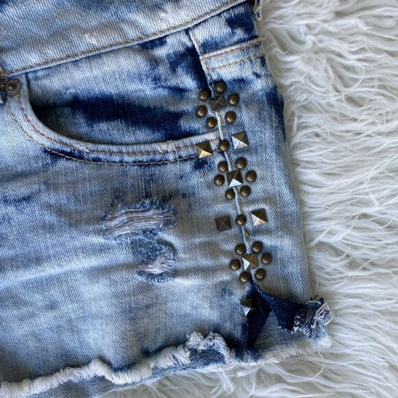 American Eagle Outfitters Distressed Embellished Tye Dye Raw Hem Shorts Sz 2 - Picture 2 of 12